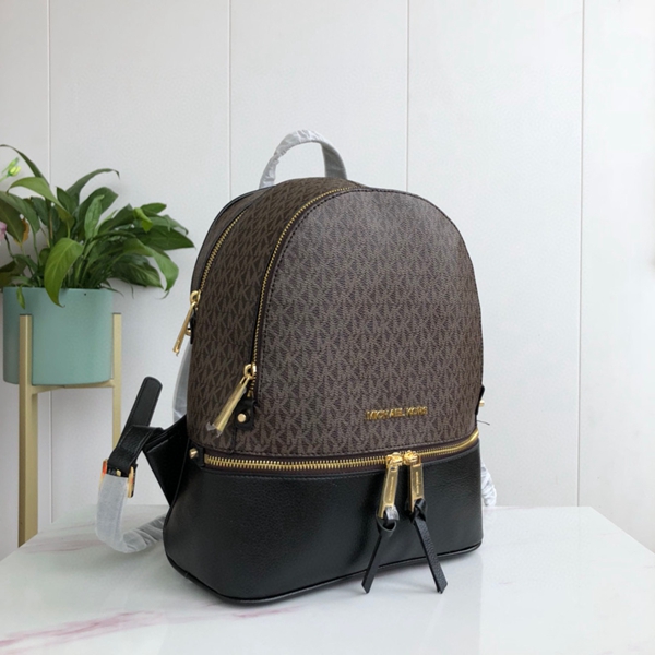 マイケルコースバッグ背面デザイン